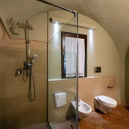 Casa Vera בית הארחה 4*